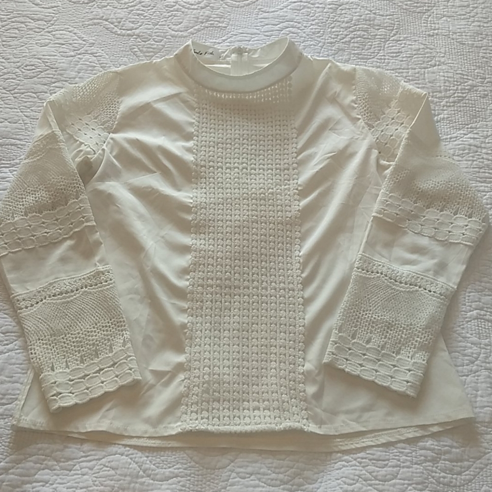 BeautifulBoutique lace highneck cream/ivory blouse